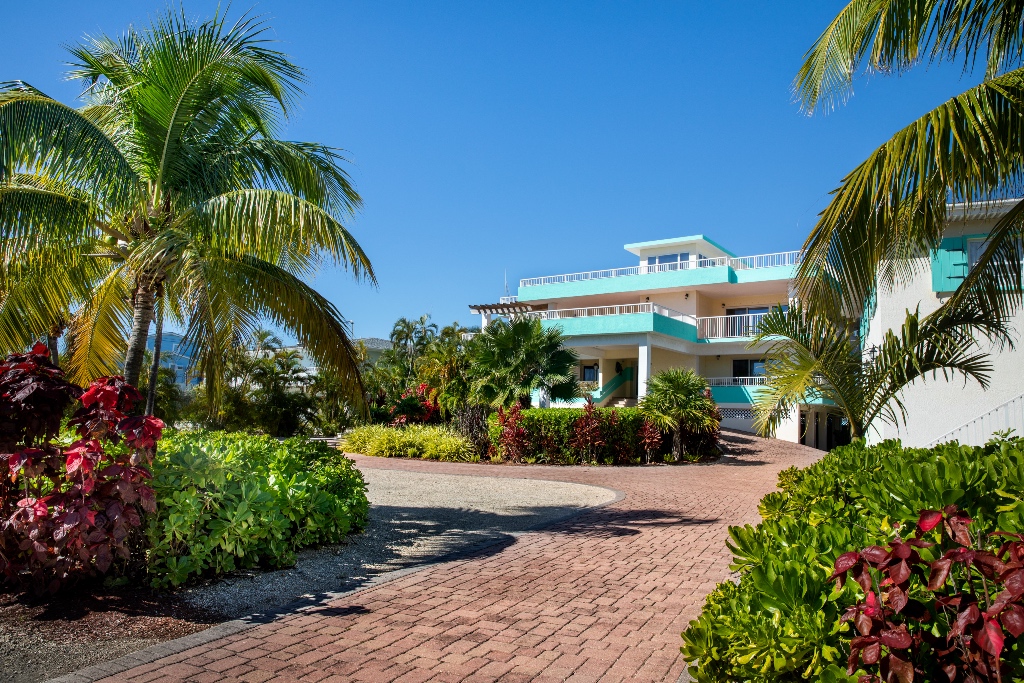 Sombrero Beach Rentals, Sleeps 14, Waterfront, Sombrero Beach, Florida Keys Rentals, Private Pool, Dock  -- Diane K