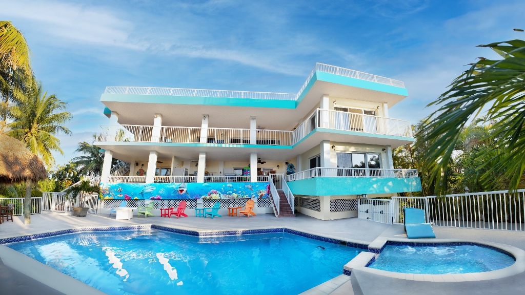 Sombrero Beach Rentals, Sleeps 14, Waterfront, Sombrero Beach, Florida Keys Rentals, Private Pool, Dock  -- Carmen S